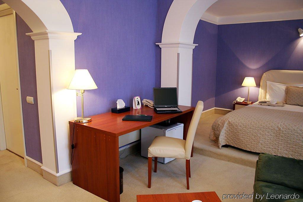 Monte-Nelly Hotel Букурещ Екстериор снимка